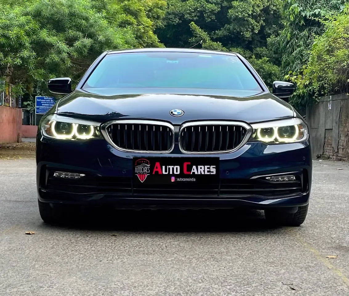 2018 BMW 5-Series 530i Sport Line 1