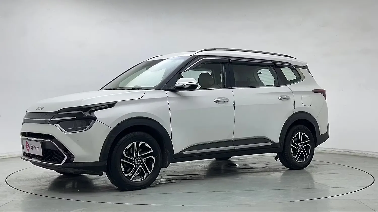 2022 Kia Carens Luxury Plus 1.4 Petrol 7 STR 1