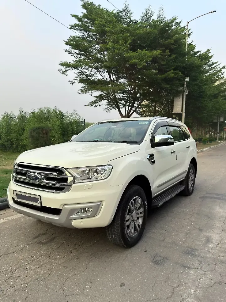2016 Ford Endeavour Titanium 3.2 4x4 AT 1