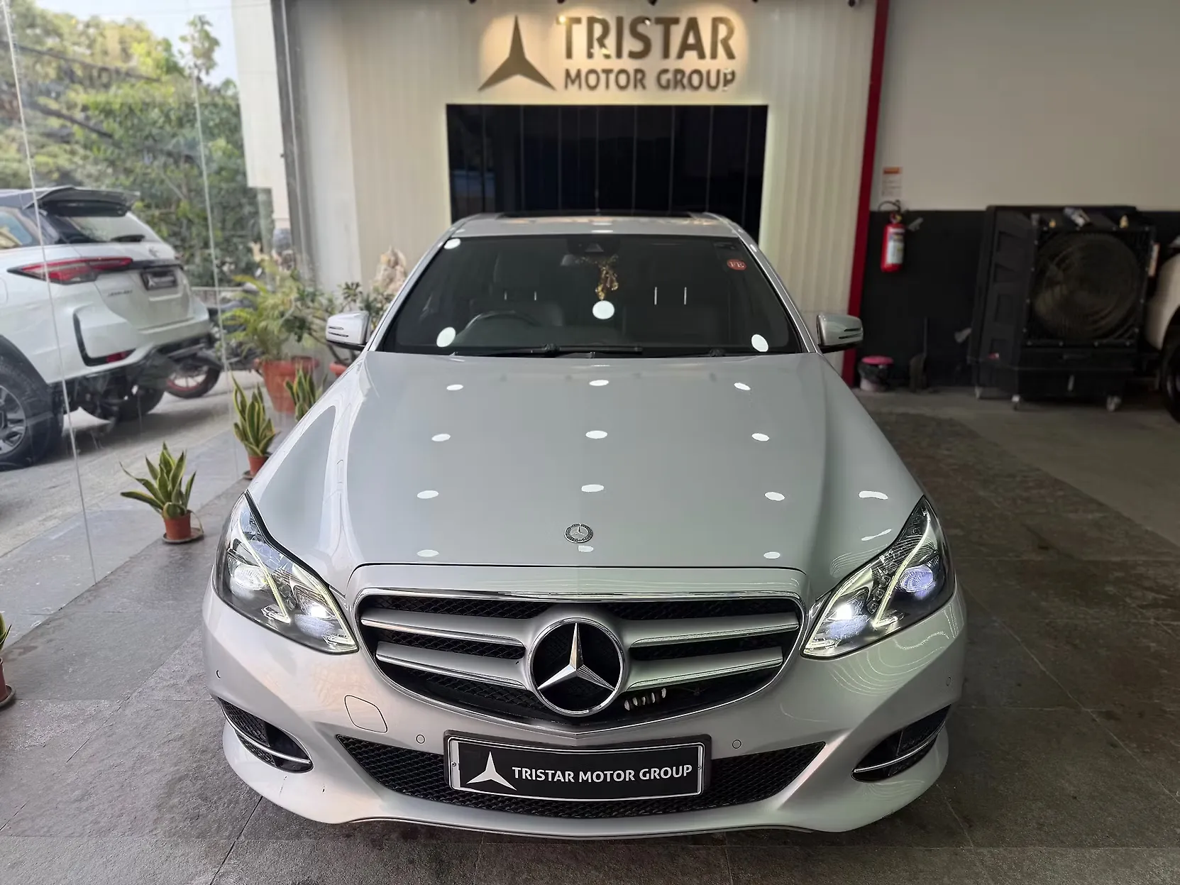 2013 Mercedes-Benz E-Class E250 CDI Avantgarde 1