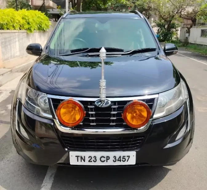 2019 Mahindra XUV500 W9 [2018-2020] 1