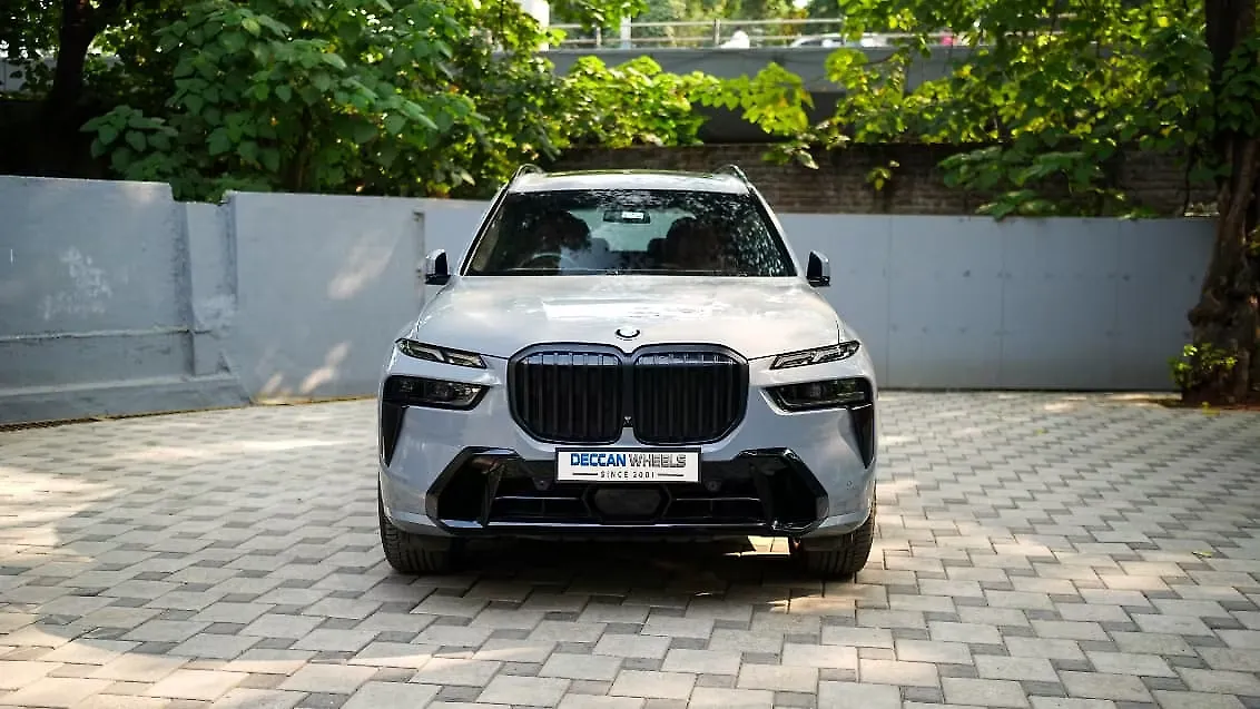 2025 BMW X7 xDrive40d M Sport 1