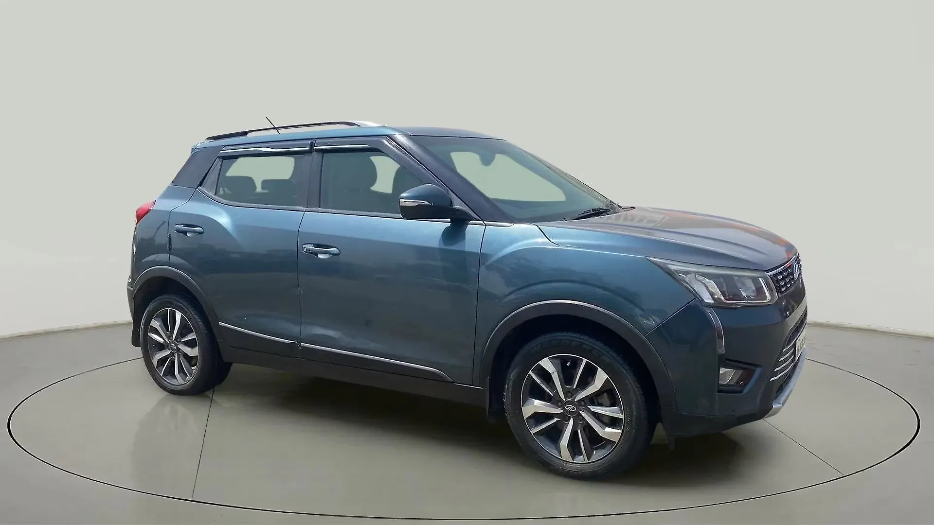 2019 Mahindra XUV300 W8 (O) 1.2 Petrol 1
