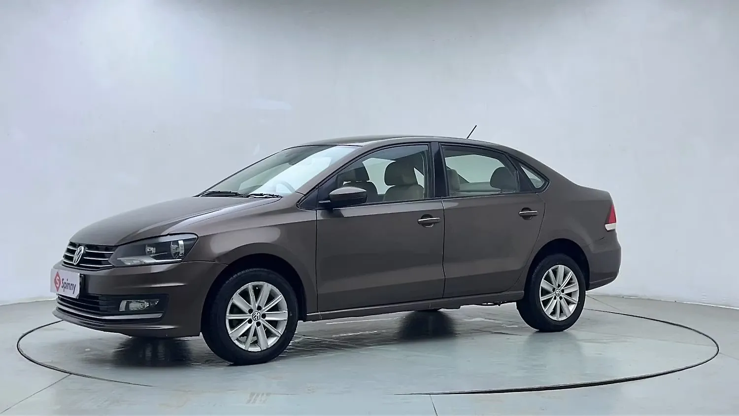 2016 Volkswagen Vento Highline 1.2 (P) AT 1