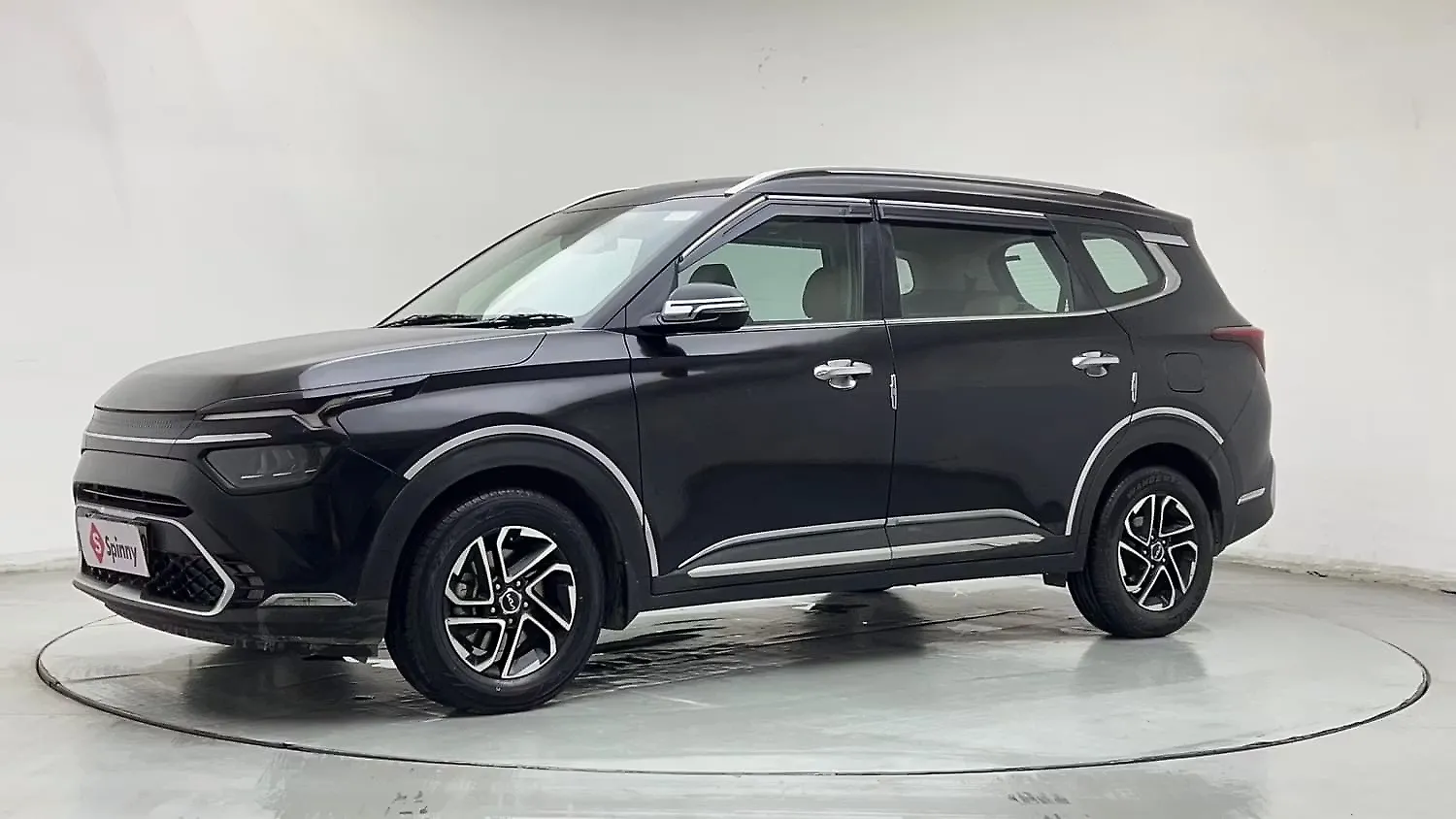 2023 Kia Carens Luxury Plus 1.5 Diesel AT 7 STR [2023-2024] 1