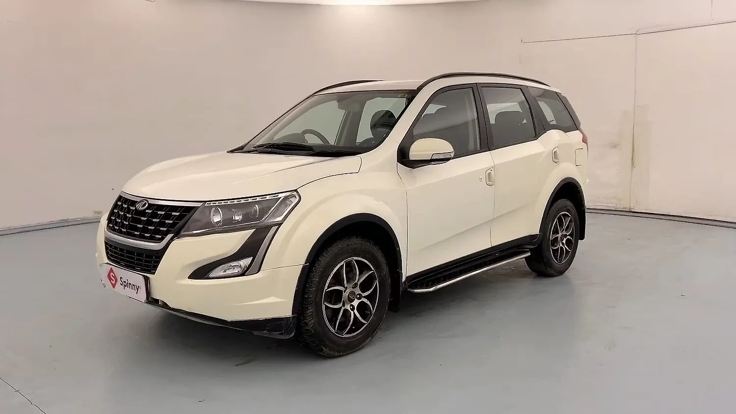 2020 Mahindra XUV500 W7 [2018-2020] 1