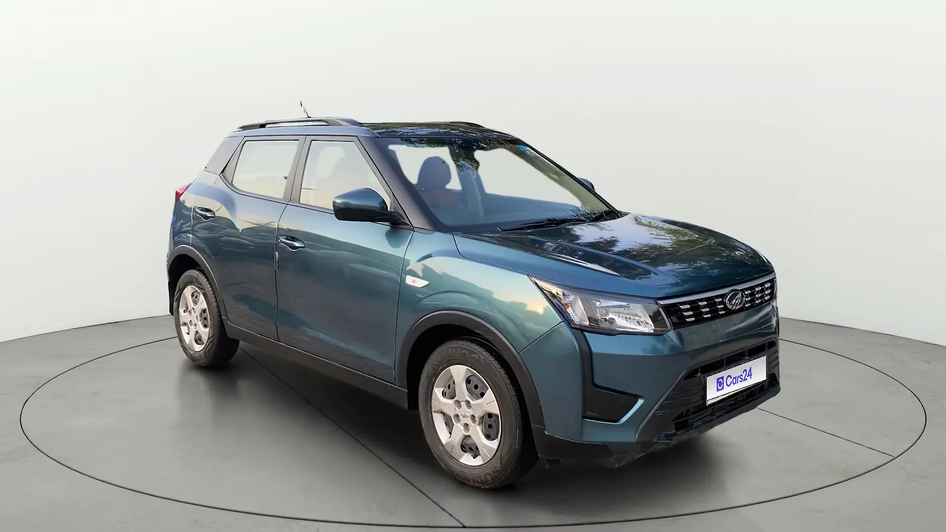 2022 Mahindra XUV300 W6 1.2 Petrol AMT [2021] 1