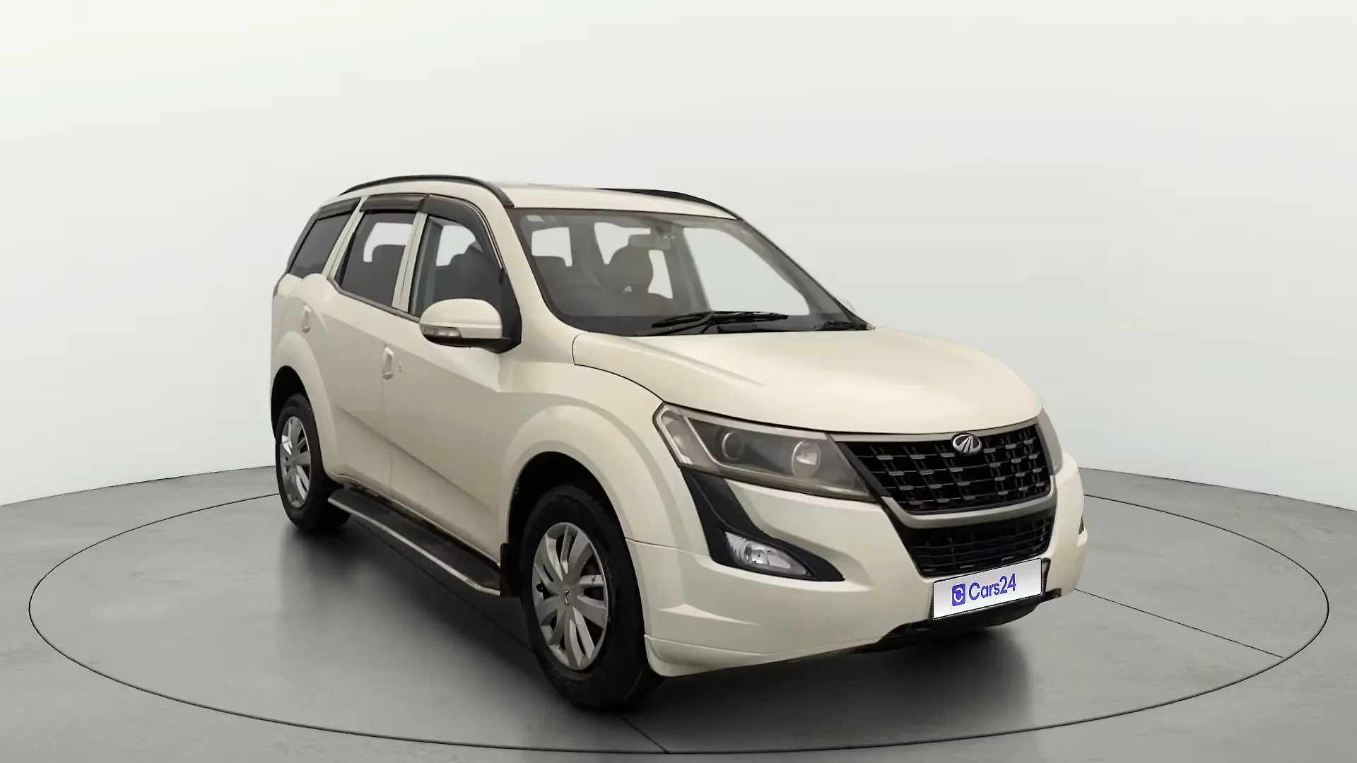 2020 Mahindra XUV500 W5 [2018-2020] 1