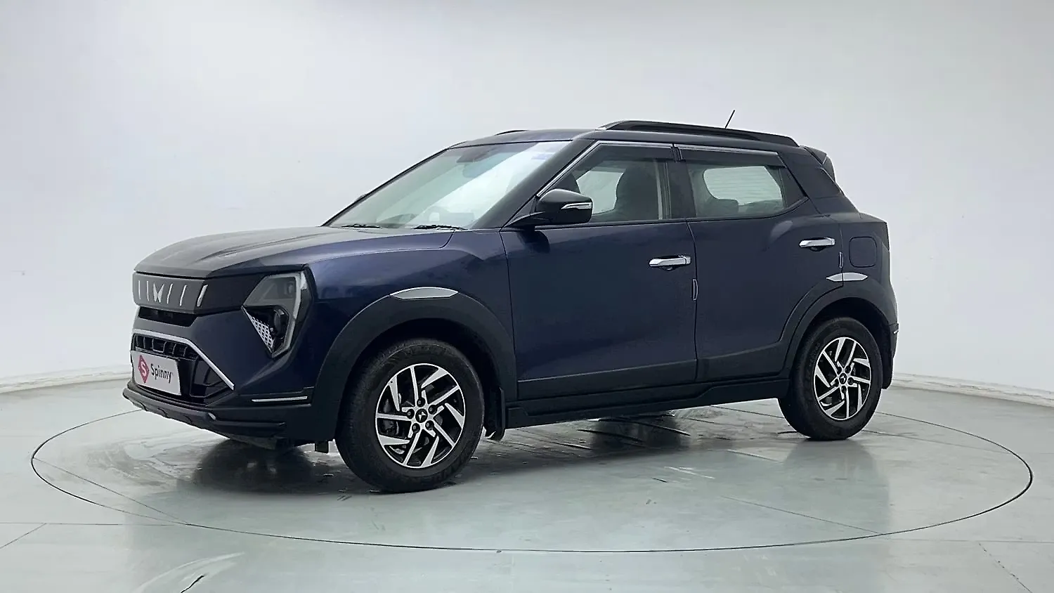 2025 Mahindra XUV 3XO AX5 Petrol 1.2L Turbo Manual 1