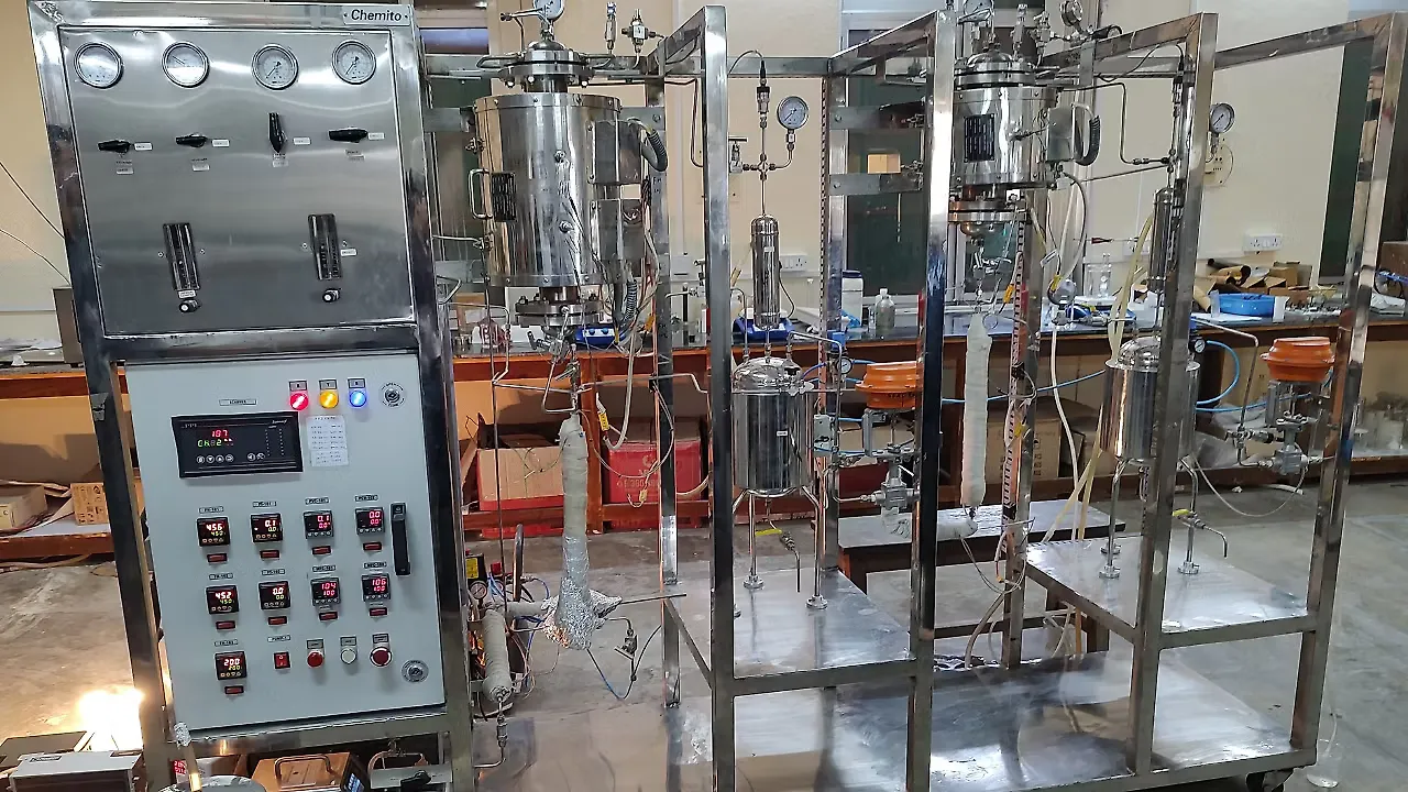 Ultra pure hydrogen producing device Ultra pure hydrogen producing device