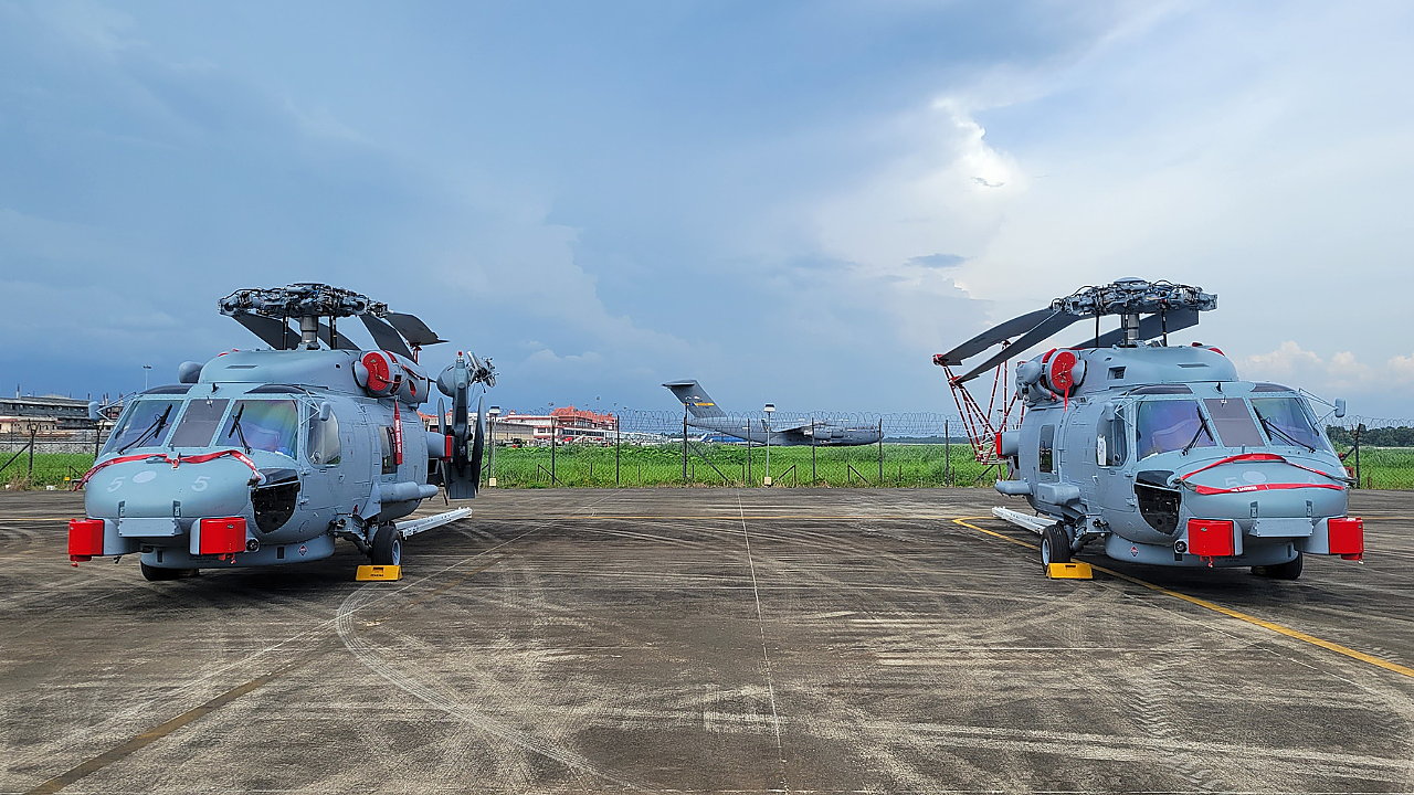 MH-60R Helicopters 