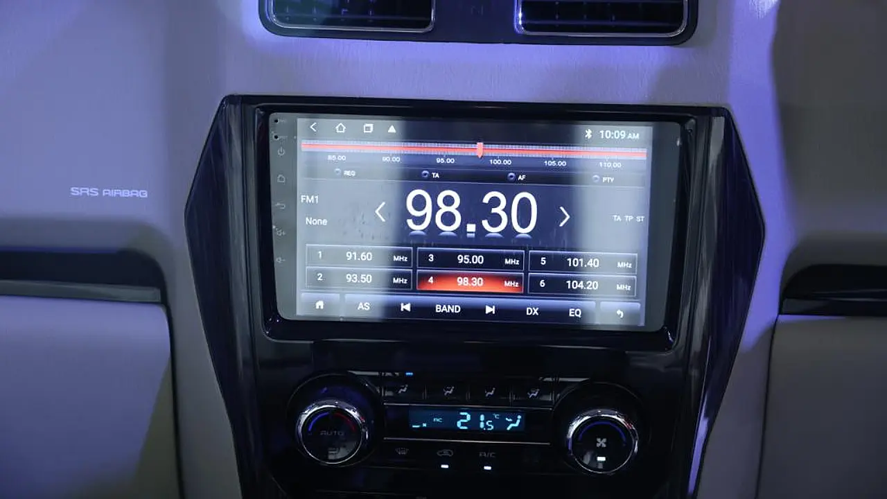 New 9 inch touchscreen infotainemnt system