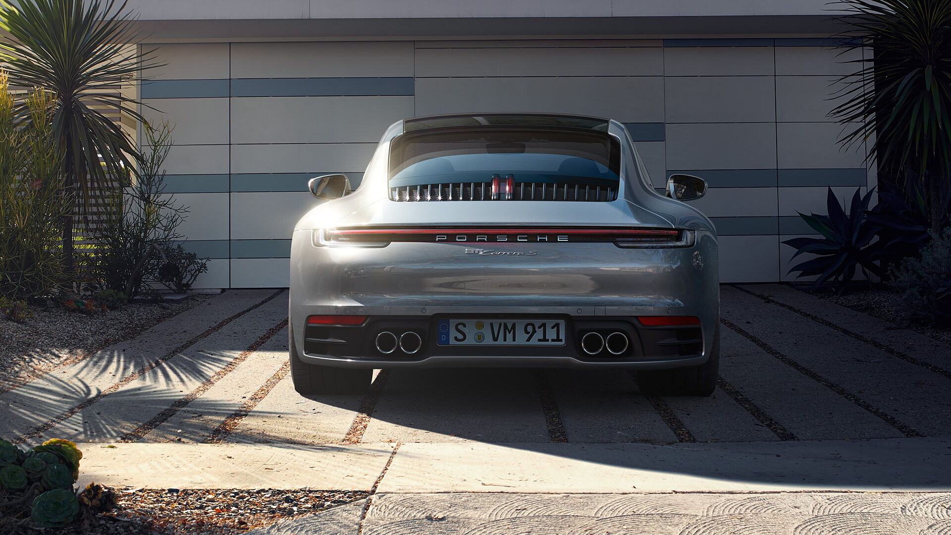 Porsche 911 Mileage (8-11 km/l) - 911 Petrol Mileage - CarWale