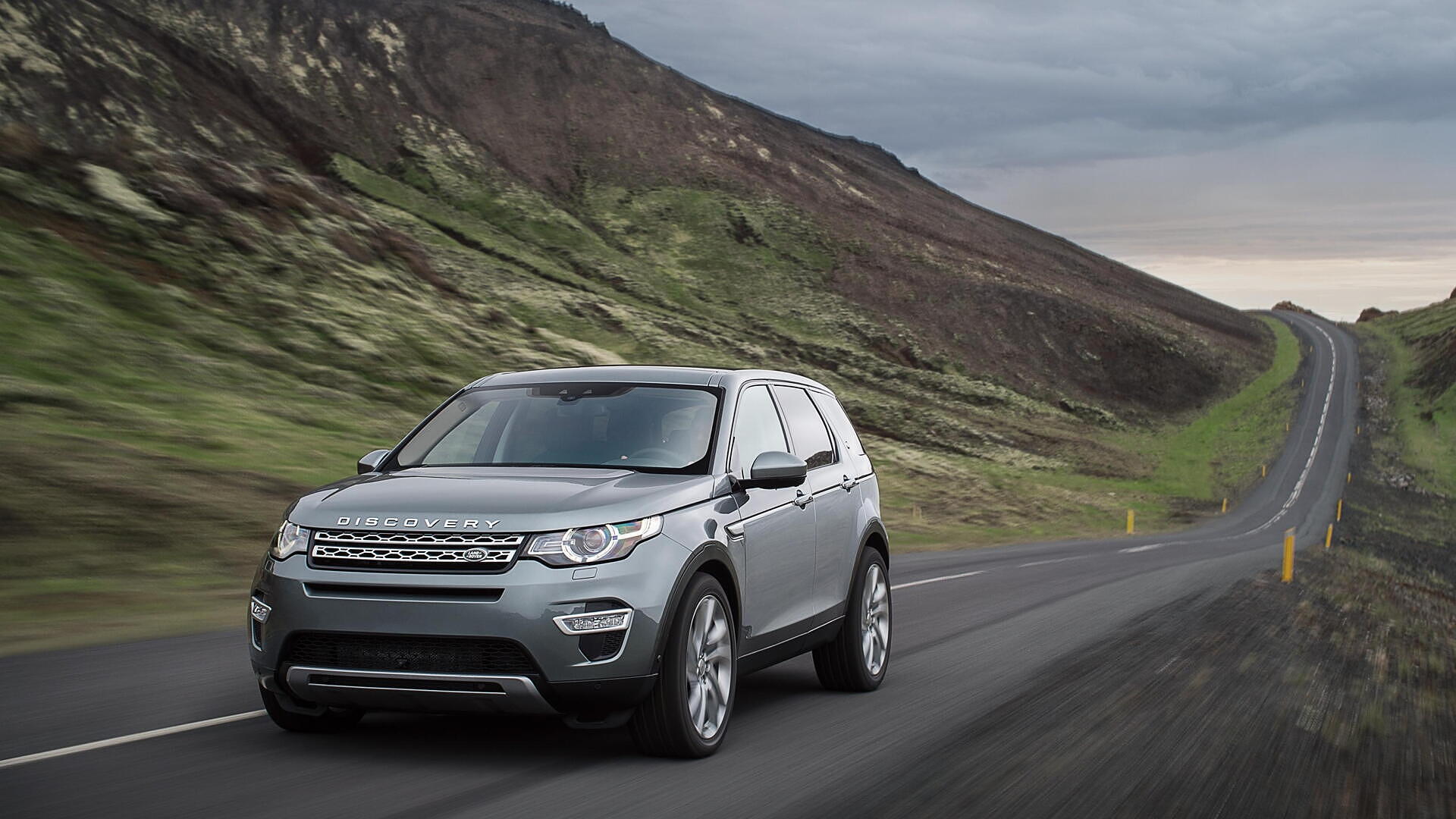 Discontinued Land Rover Discovery Sport [2015-2017] Price, Images, Colours  & Reviews - CarWale