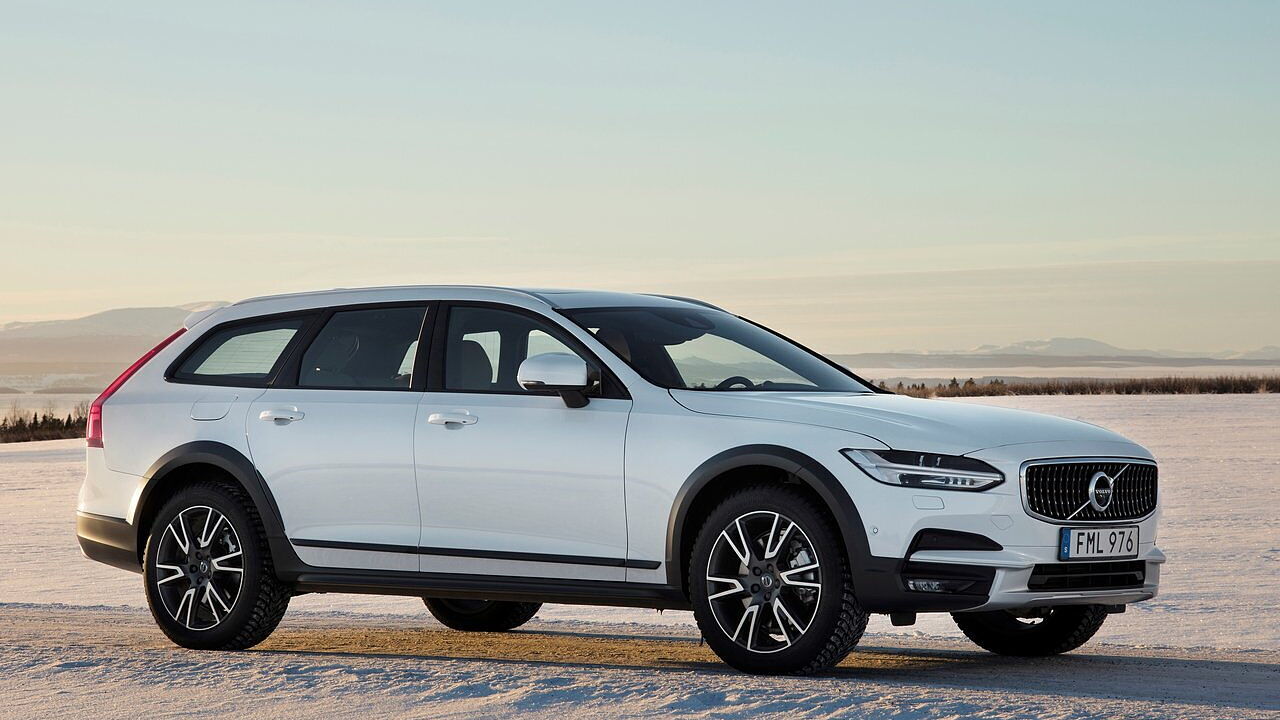 Volvo V90 Cross Country Price - Images, Colors & Reviews - CarWale