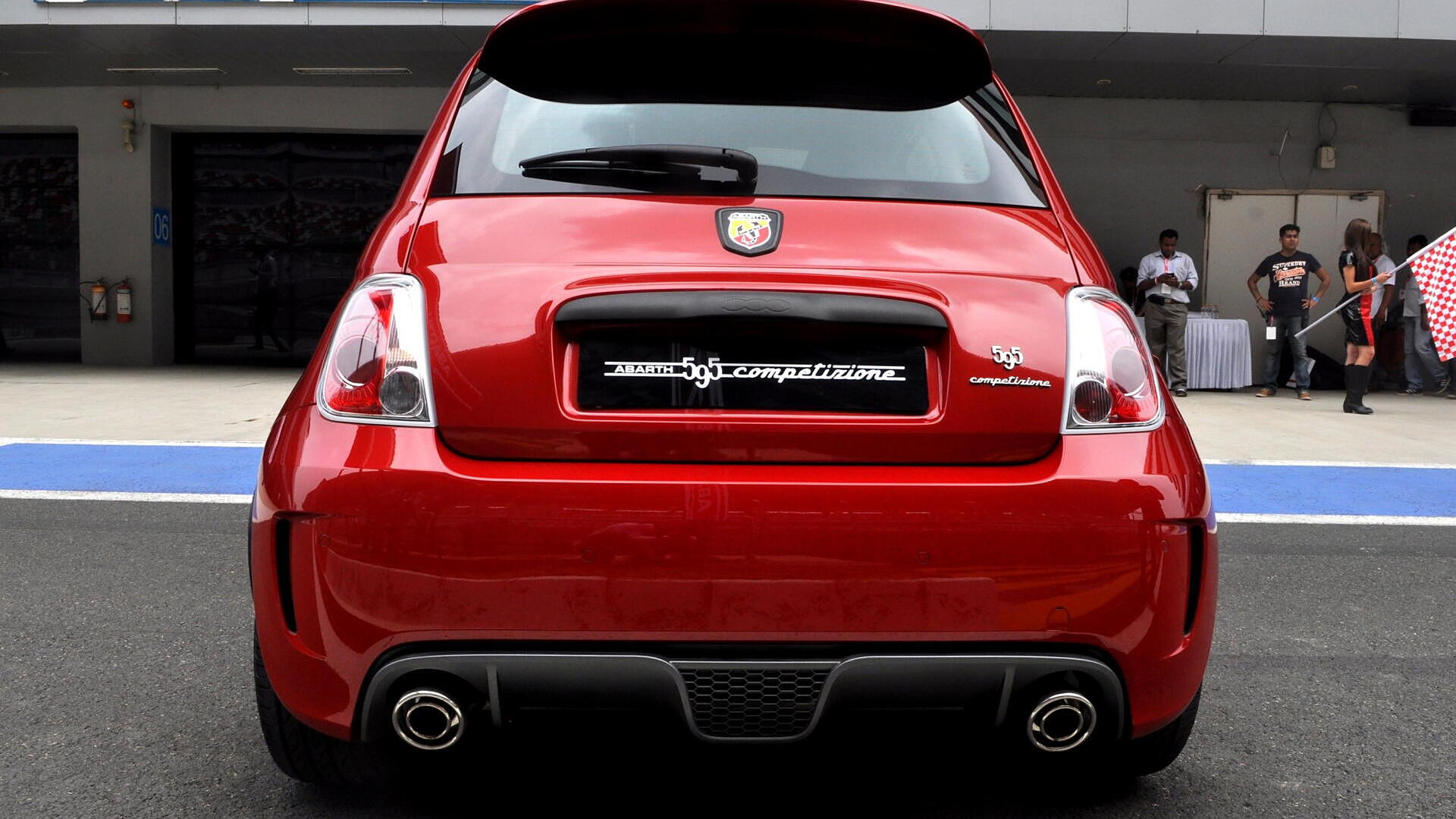 Fiat Abarth 595 Price - Images, Colors & Reviews - CarWale