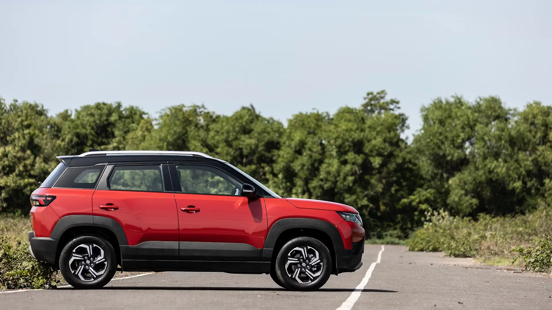 Maruti Brezza Price - Images, Colours & Reviews - CarWale