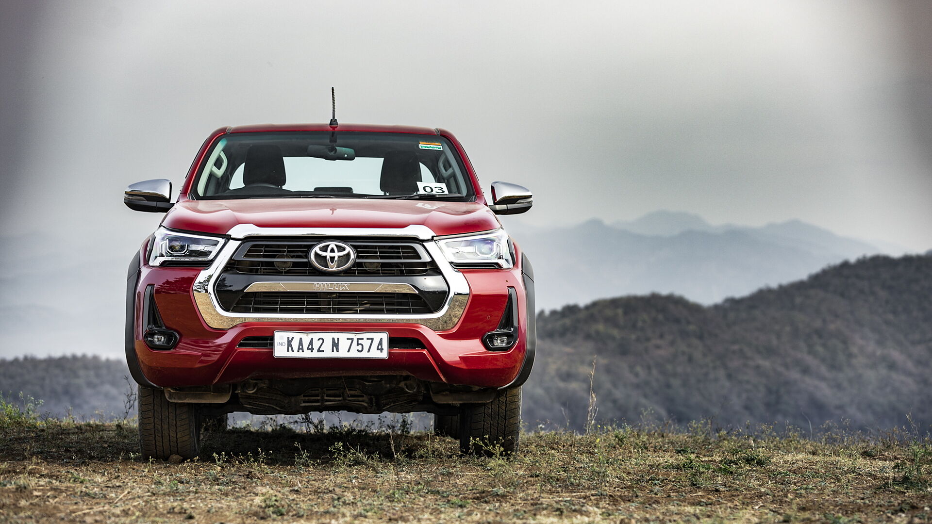Toyota Hilux Price - Images, Colours & Reviews - CarWale