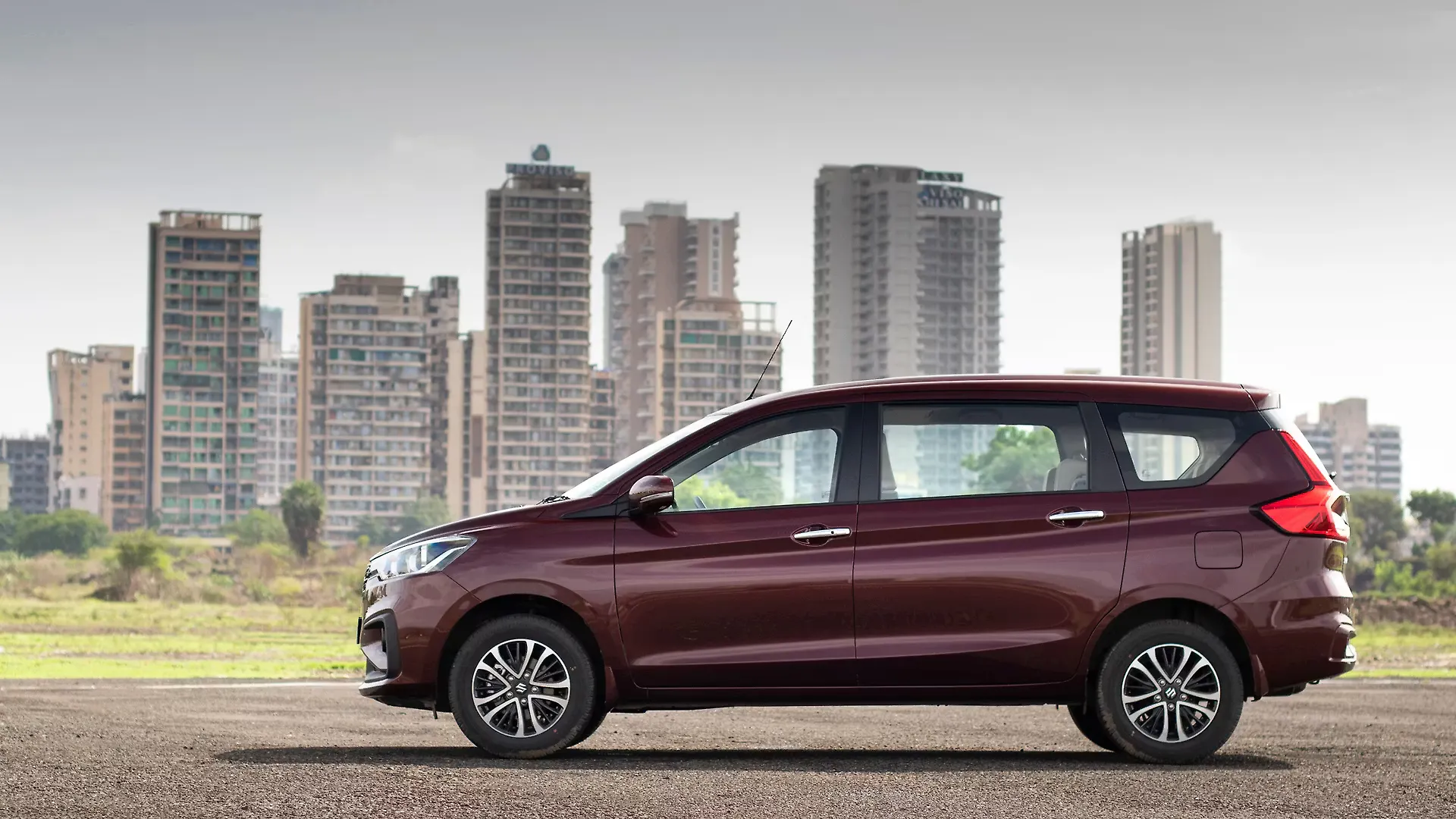 Maruti Ertiga Price - Images, Colours & Reviews - CarWale