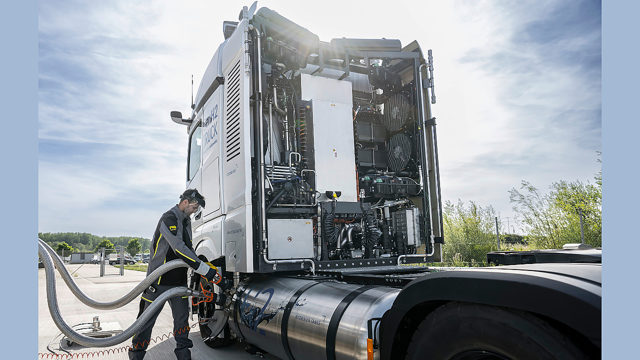 Daimler Hydrogen Truck