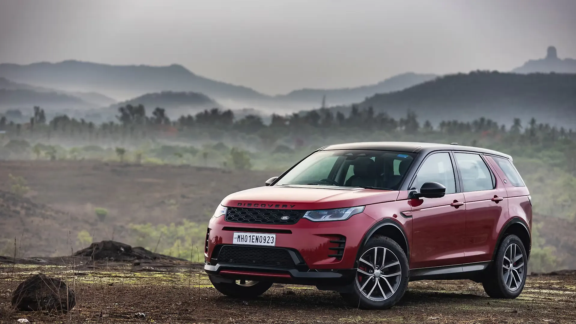 Land Rover Discovery Sport Price - Images, Colours & Reviews - CarWale