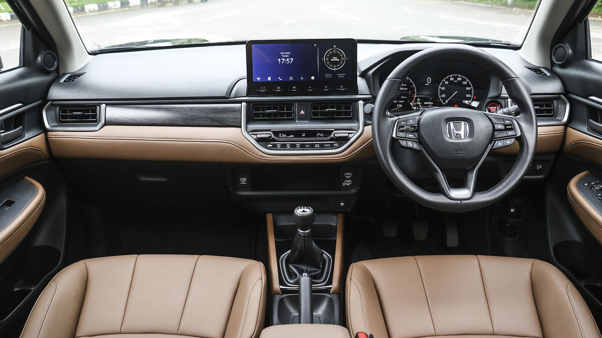 Honda Elevate 2024 faz mais de 17 km/l e está registrado no Brasil!