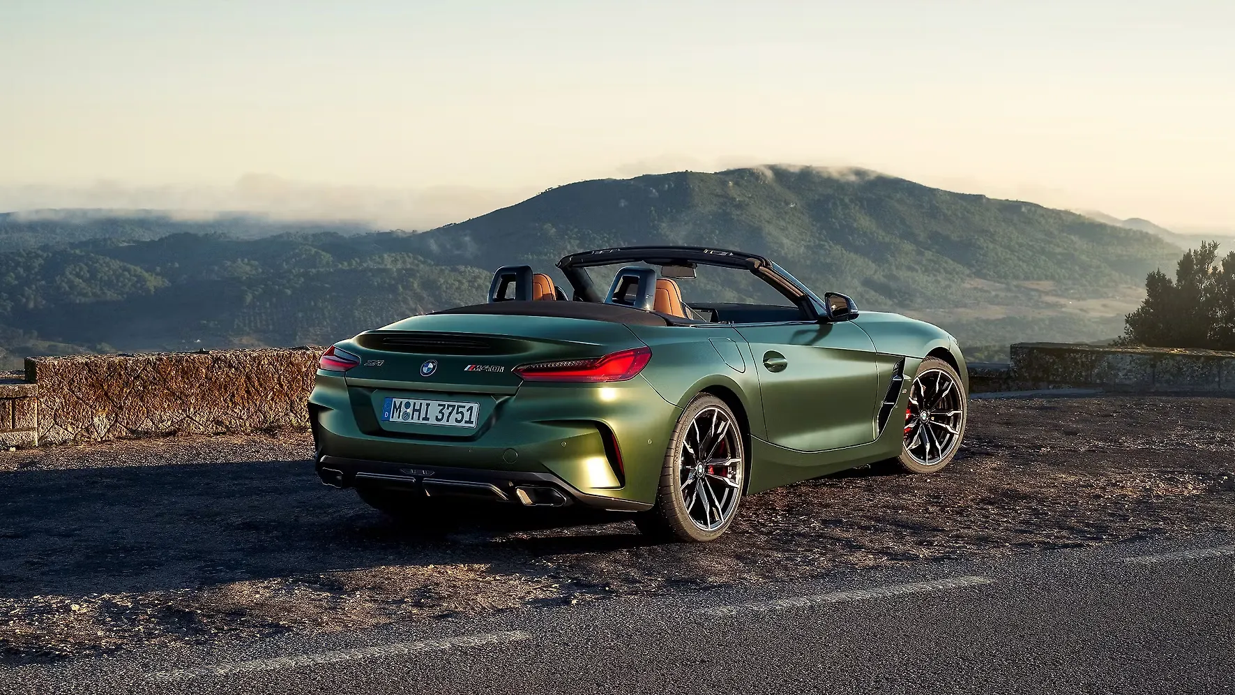 BMW Z4 Price - Images, Colours & Reviews - CarWale