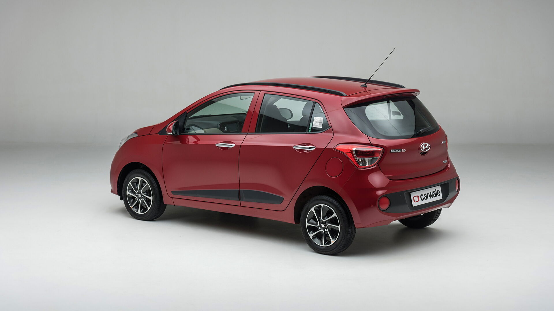 Hyundai Grand i10 Price - Images, Colors & Reviews - CarWale