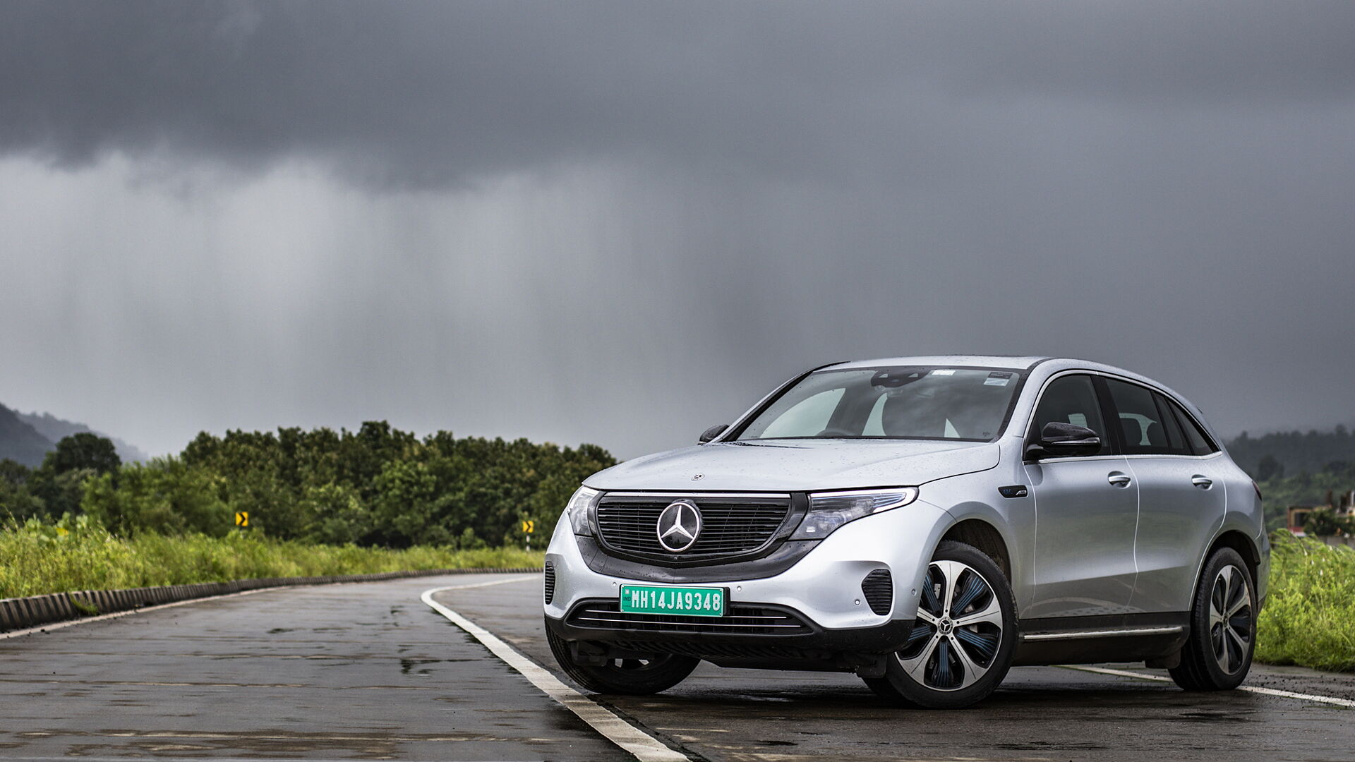 Mercedes benz store eqc electric