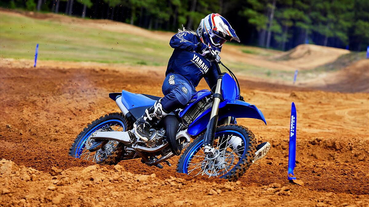 Yamaha unveils next-generation YZ-125 dirt bike - BikeWale