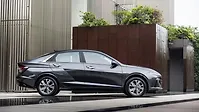 Hyundai Verna Right Side View