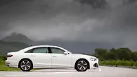 ऑडी a8 l राइट साइड का दृश्य ऑडी a8 l राइट साइड का दृश्य