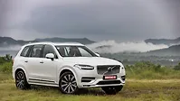 Volvo XC90 [2022-2025] Right Front Three Quarter