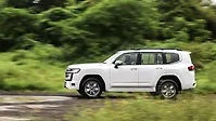 Toyota Land Cruiser Right Side View Toyota Land Cruiser Right Side View