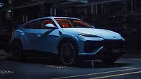 Lamborghini Urus SE Right Front Three Quarter
