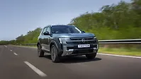 निसान टेक्टॉन ठीक सामने तीन चौथाई