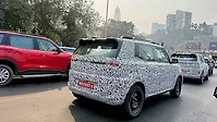 हुंडई sub-compact EV SUV राइट रियर थ्री क्वार्टर