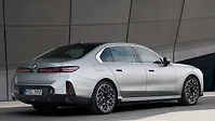 बीएमडब्ल्यू i7 Facelift राइट रियर थ्री क्वार्टर