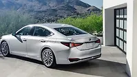 Lexus ES Left Rear Three Quarter