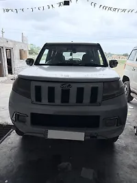 Second Hand Mahindra TUV300 [2015-2019] T4 in Jamnagar