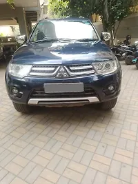 Second Hand Mitsubishi Pajero Sport 2.5 AT in Mumbai Second Hand Mitsubishi Pajero Sport 2.5 AT in Mumbai
