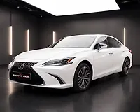 Second Hand Lexus Old Generation ES 2018 300h Luxury in Chandigarh