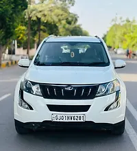 Second Hand Mahindra XUV500 [2015-2018] W10 AT Black Interiors [2017] in Ahmedabad