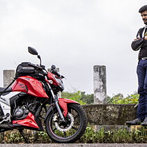 21 Tvs Apache Rtr 160 4v What S New Bikewale