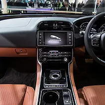 Jaguar Xe 2016 2019 Photo Interior Image Carwale