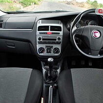 Fiat Punto [2011-2014] Price - Images, Colors & Reviews - CarWale