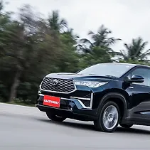 Innova Hycross Image