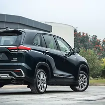 Innova Hycross Image