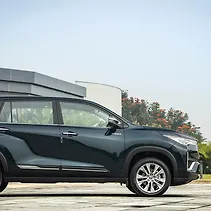 इनोवा हायक्रॉस Image इनोवा हायक्रॉस Image