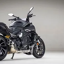 Diavel V4 Image